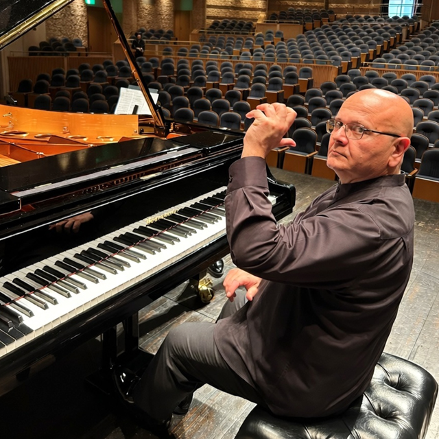 Francesco Cipolletta, Gemeinnützige Klassikfestival Betriebs-GmbH
